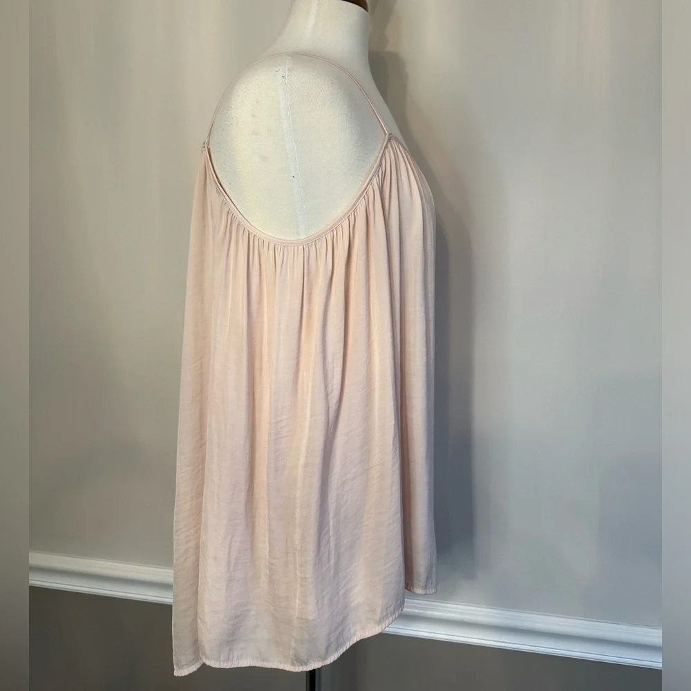 Vince Camuto cold shoulder blouse, Size M - Picture 3 of 5